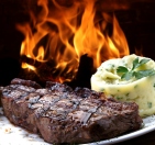 Grilled steak with mashed potatoes -- Classic